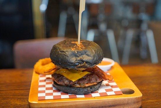 JiM's Burgers & Beers Nimman